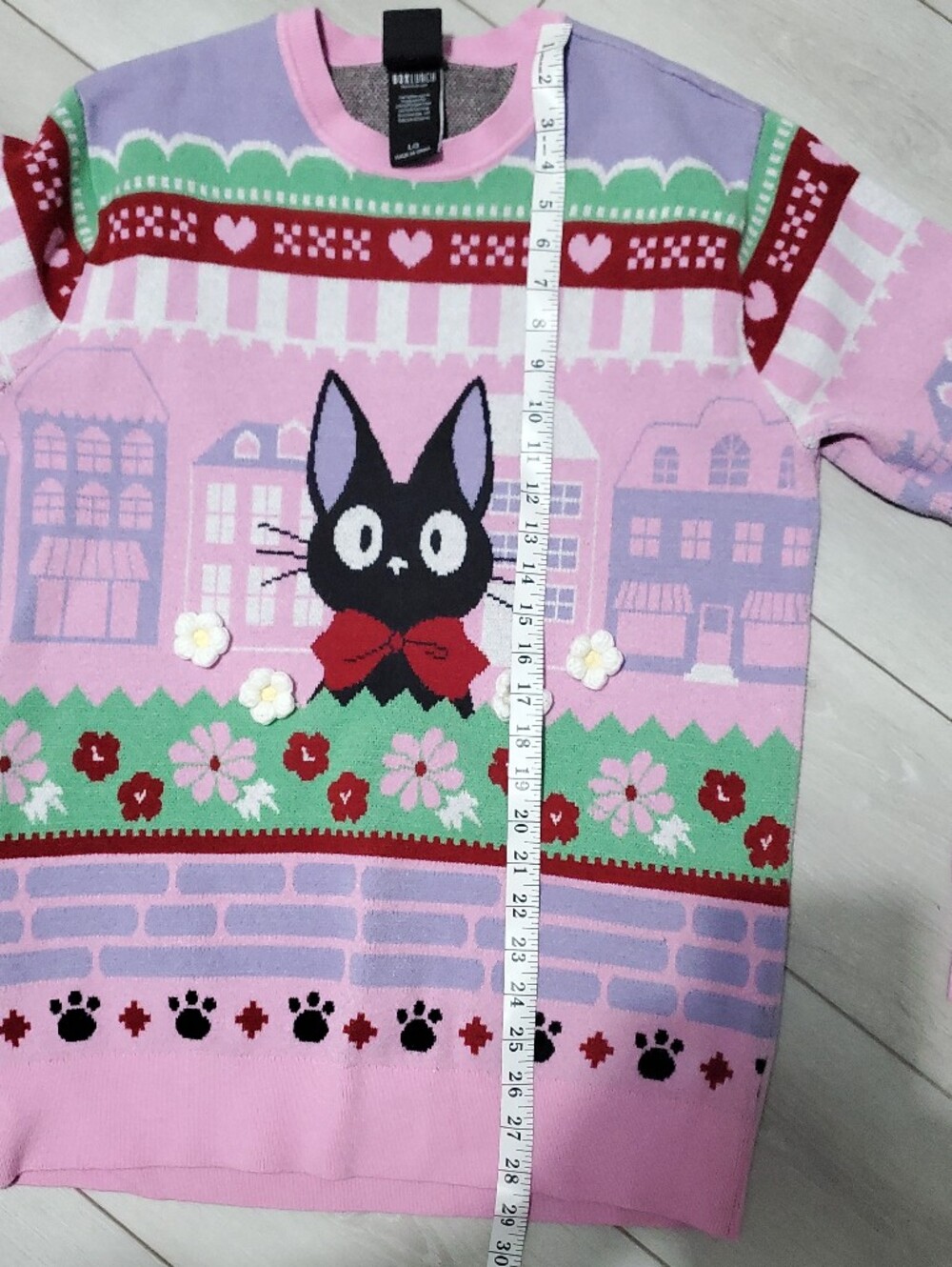 Studio Ghibli Kiki's Delivery Service Jiji Floral Portrait Holiday Sweater Sz L - Picture 9 of 9